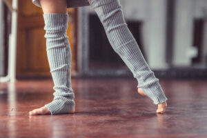 dance warm-up accessories leg warmers ballet dancer